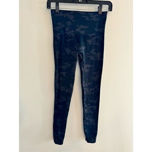 SPANX Ecoa are Seamless Black Camo Leggings, Women’s Small - Picture 3 of 9